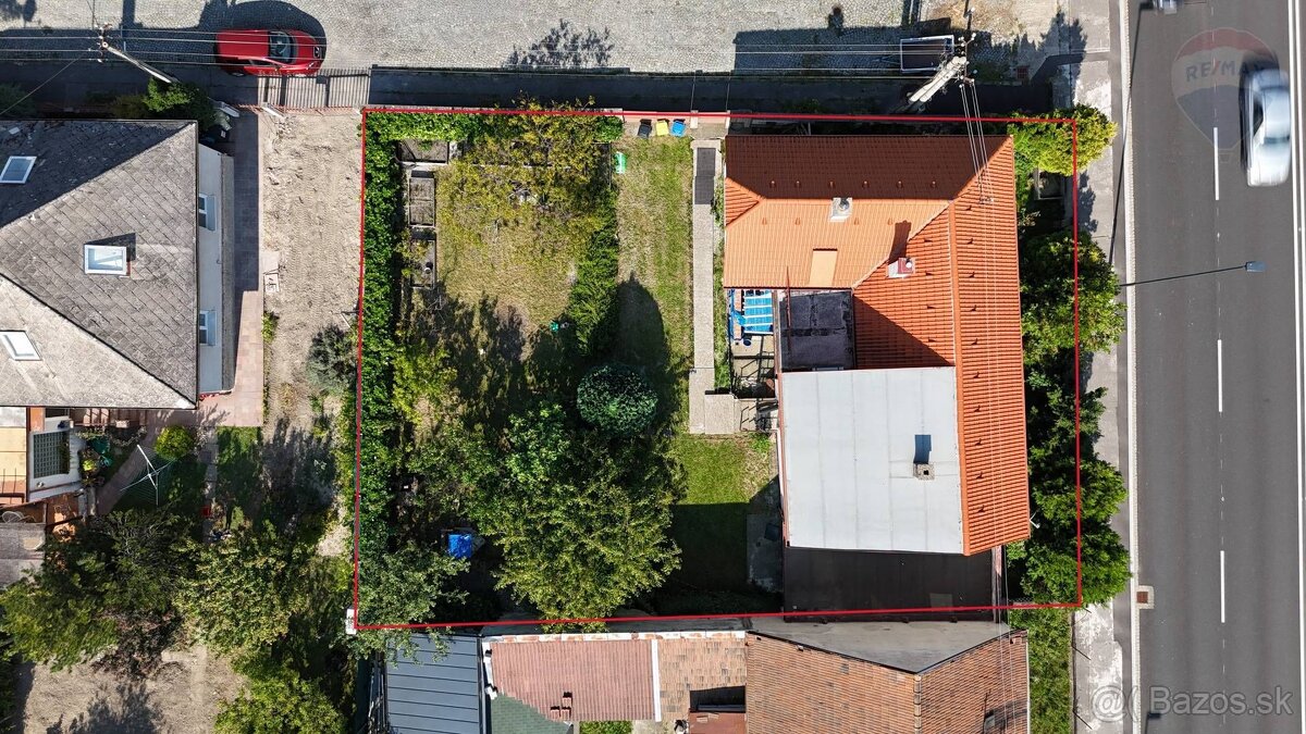 Zrekonštruovaný 5 izbový Rodinný dom s garážou a záhradou