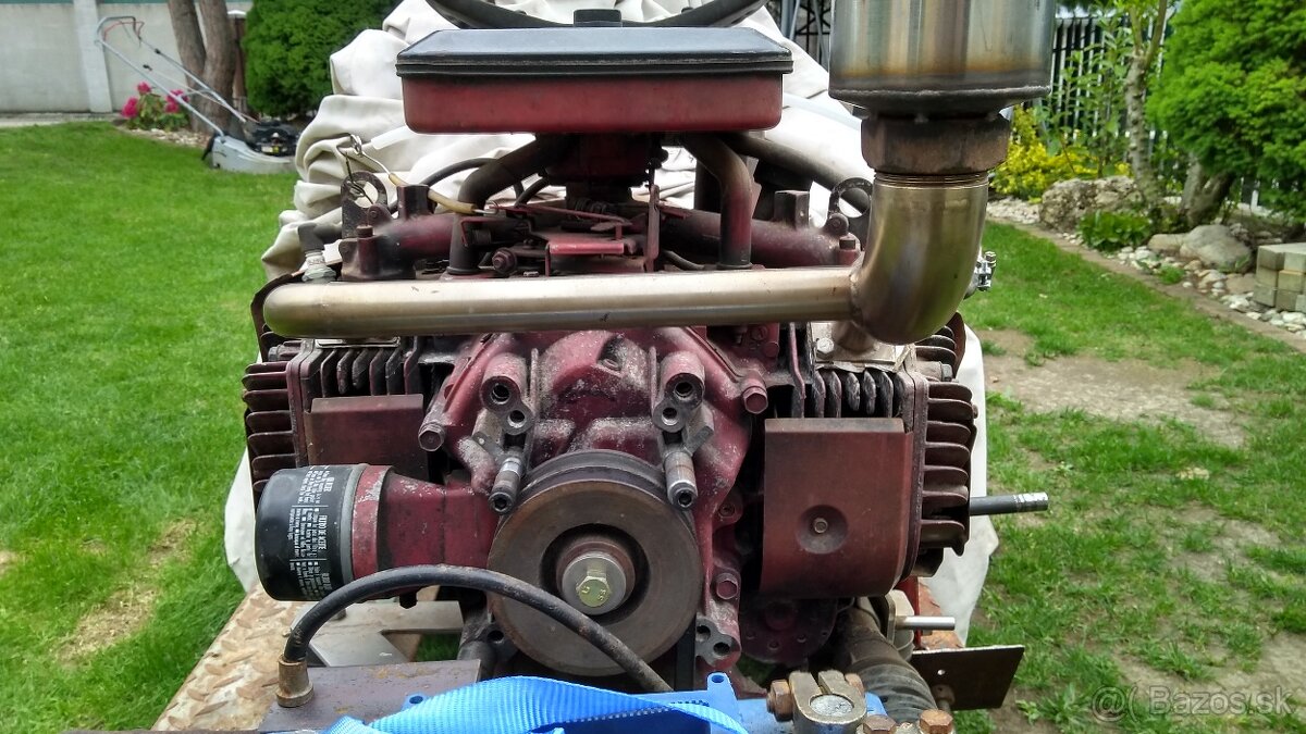 Benzinovy motor BRIX STRATON-18Koní-Boxer.