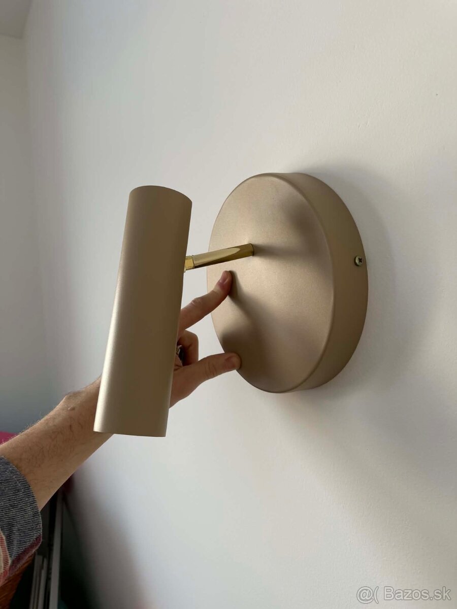 Nástenné svetlá nad posteľ