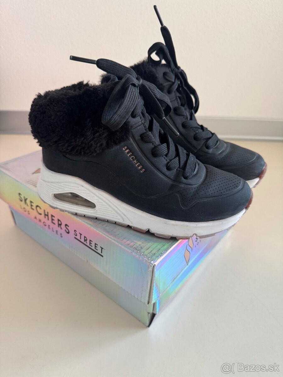 Prechodné tenisky Skechers v. 30