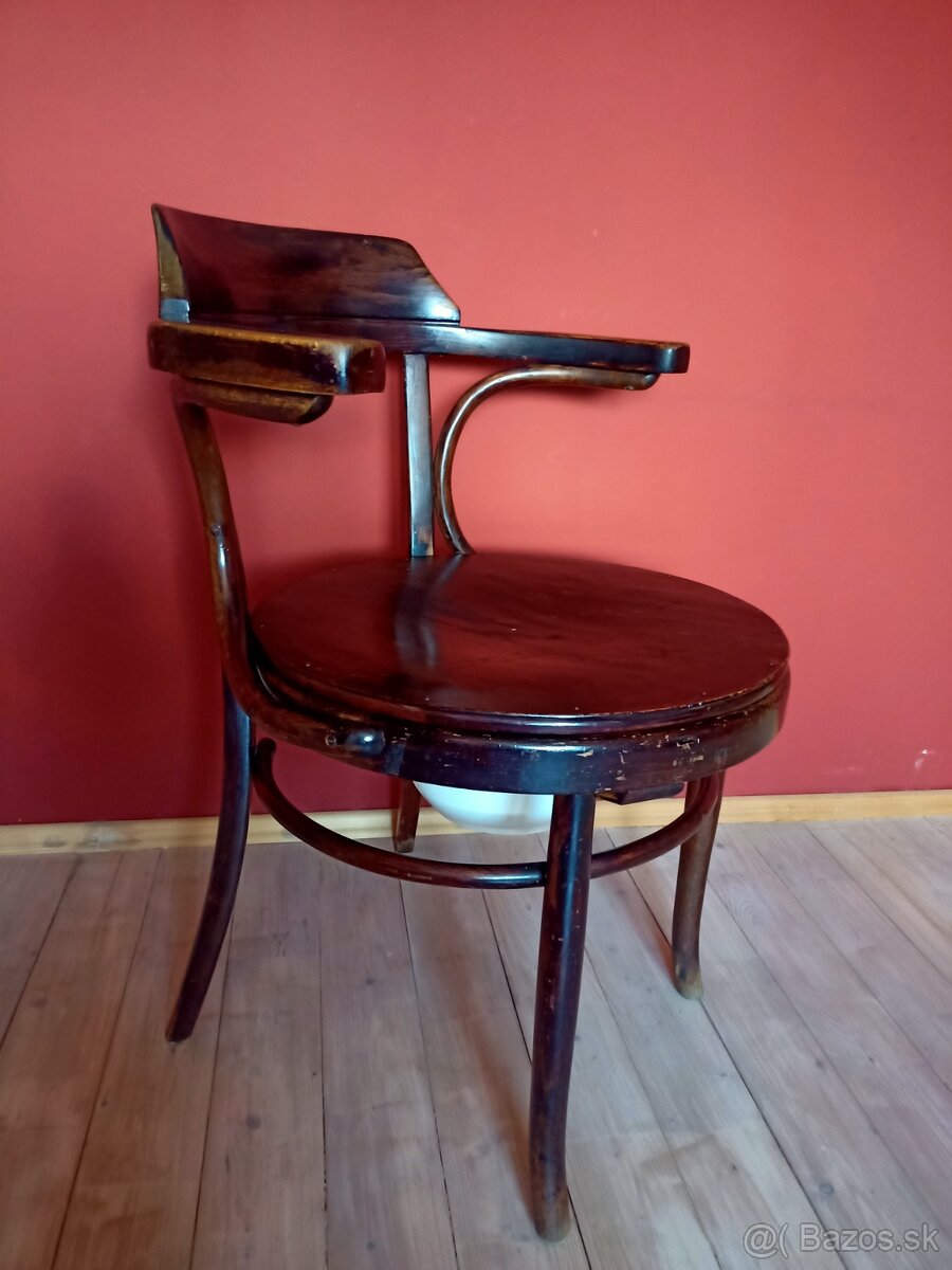 Thonet nocnikove kreslo