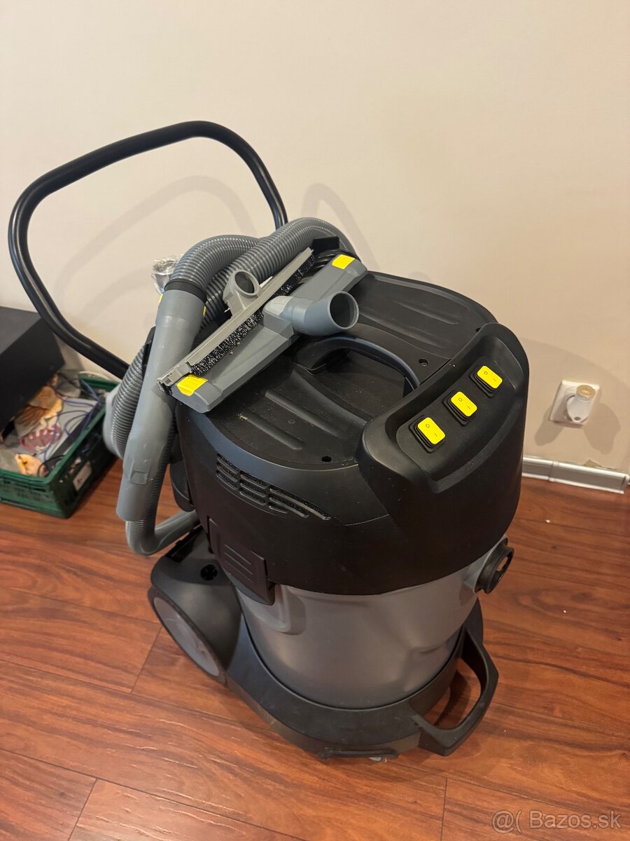 Profi vysávač Karcher NT70/2