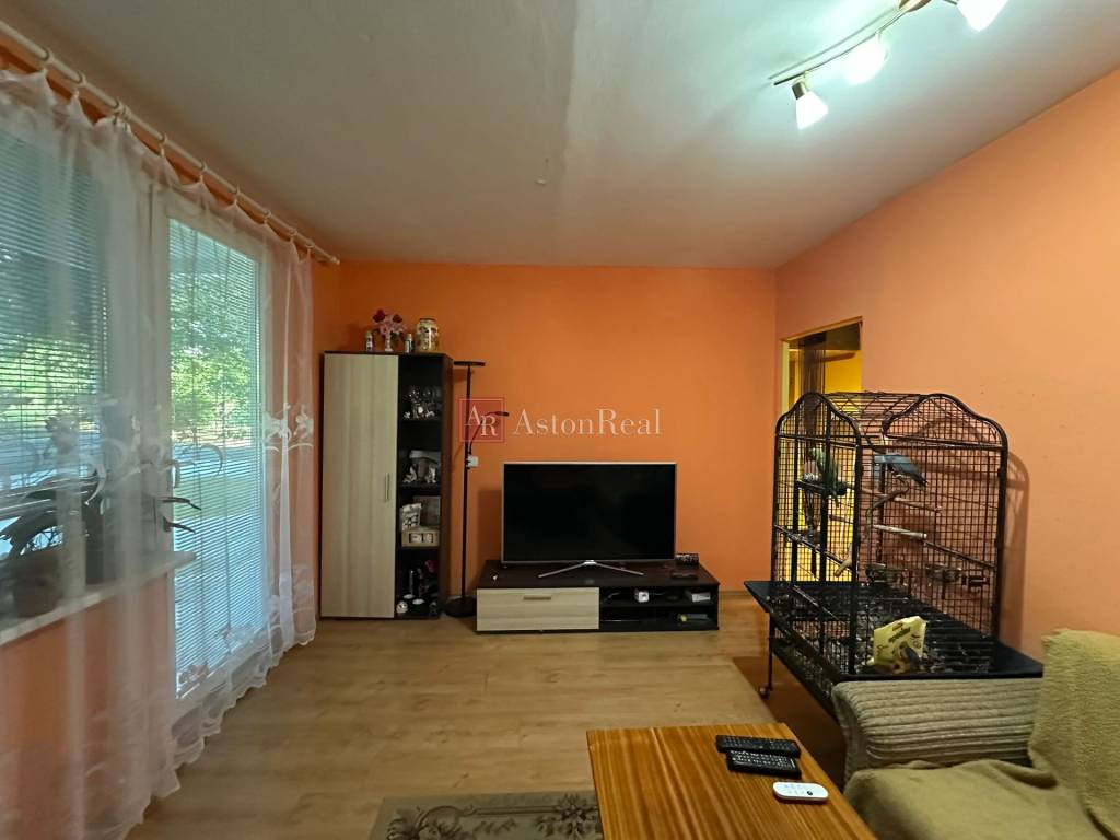 Byt 3+1, 63m2, veľká lodžia 6m2, čiast. rekonšt, starý Juh,