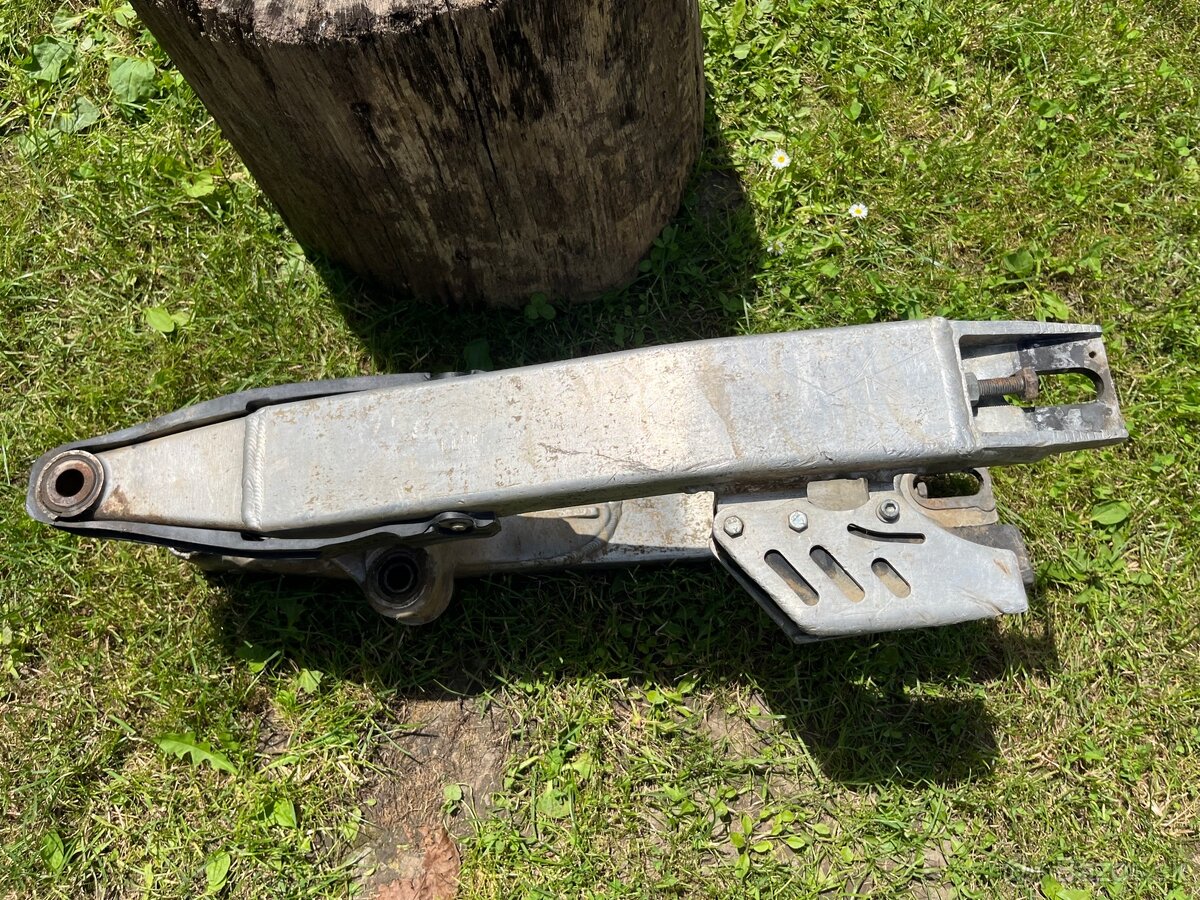 Kyvná vidlica Kawasaki KX125 250 99-02