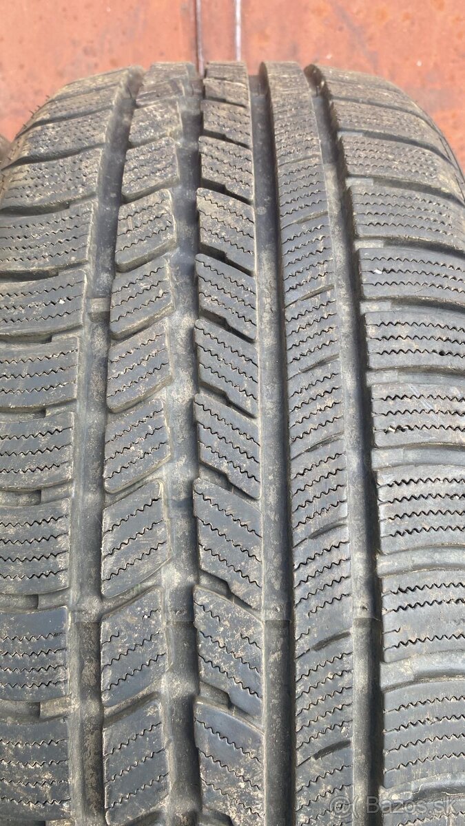 Nexen 215/50R17 Zimne
