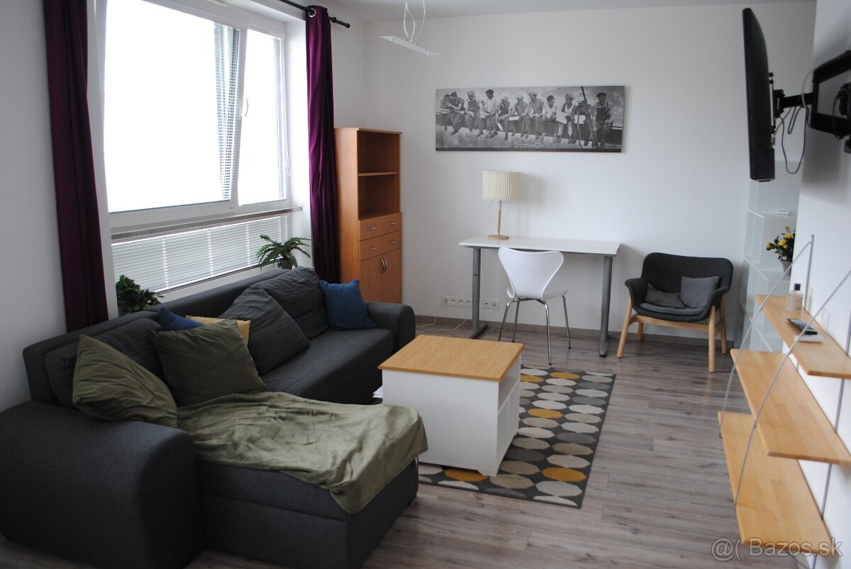 Prenajmem veľký1,5izbový slnečný byt, Bory1, nemocnica 3 min