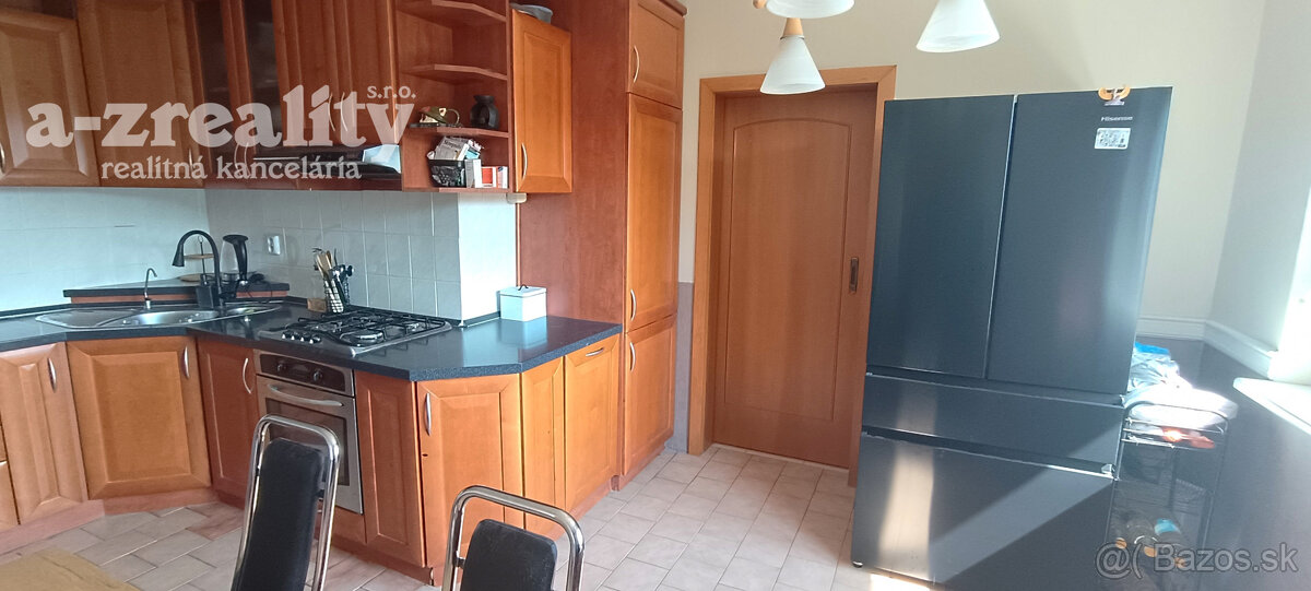 Na predaj 3 izbový zrekonštruovaný byt s balkónom v Nových Z