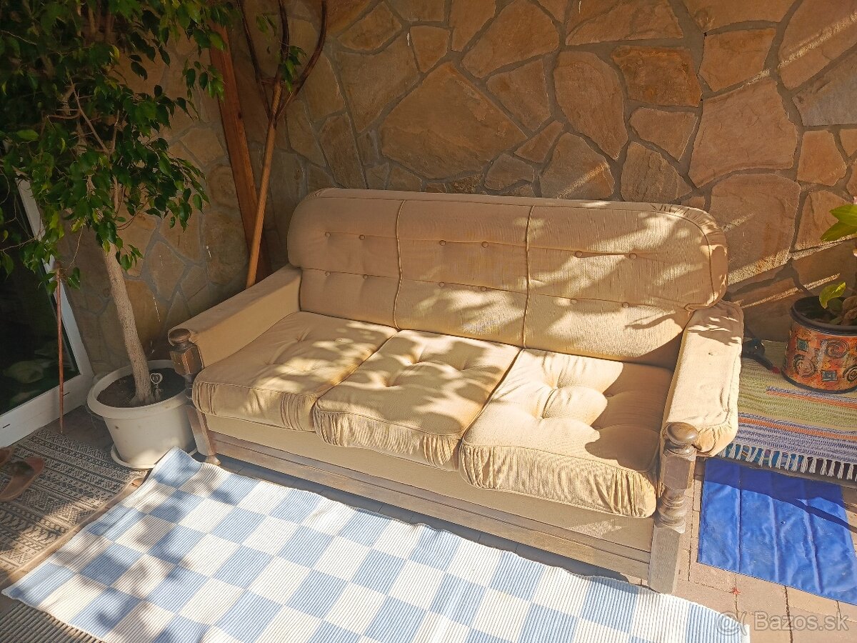 Predám pohovku, rozkladaciu, používaná - Masívna