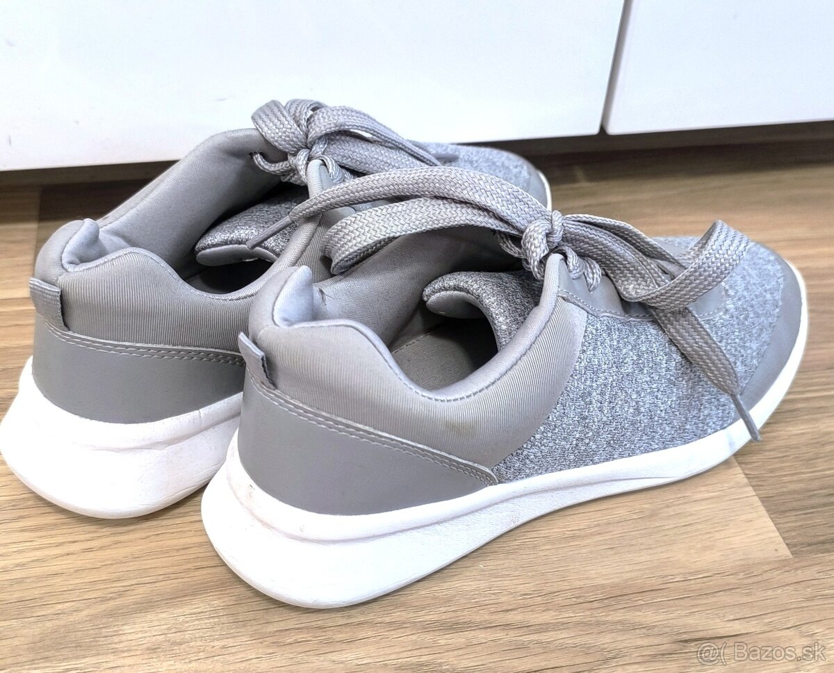 dámske tenisky s PAMÁŤOVOU PENOU č.39