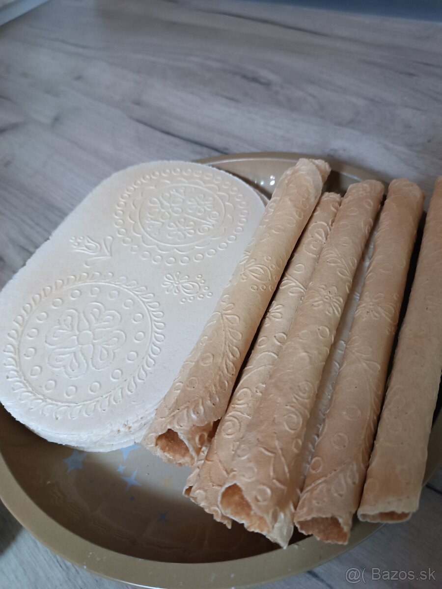 Vianočné trubičky a oplatky/oblatky