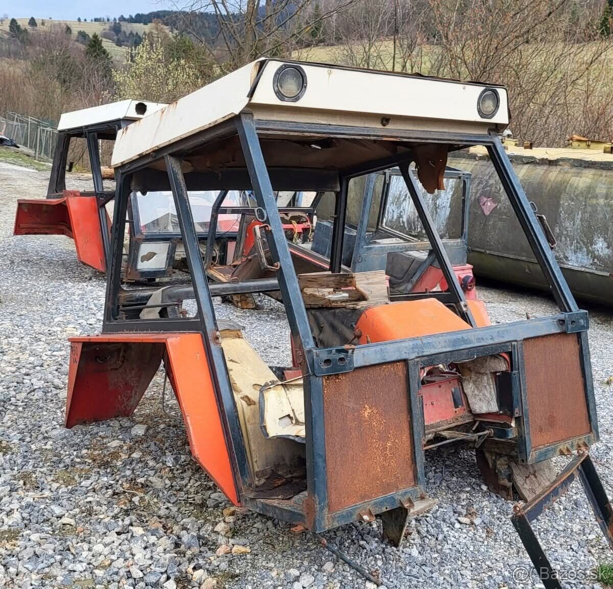 Predam kabinu z traktora zetor 7745