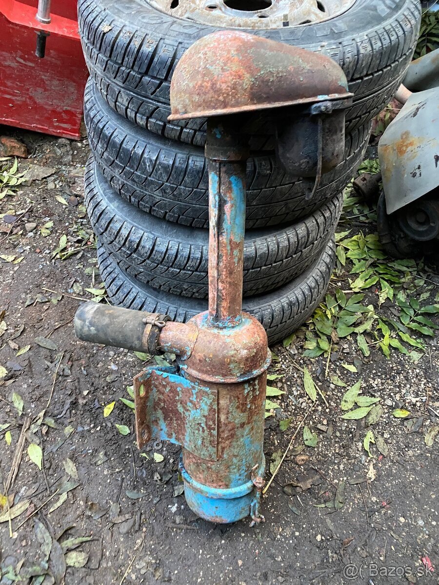 Zetor 25 vzduchový filter