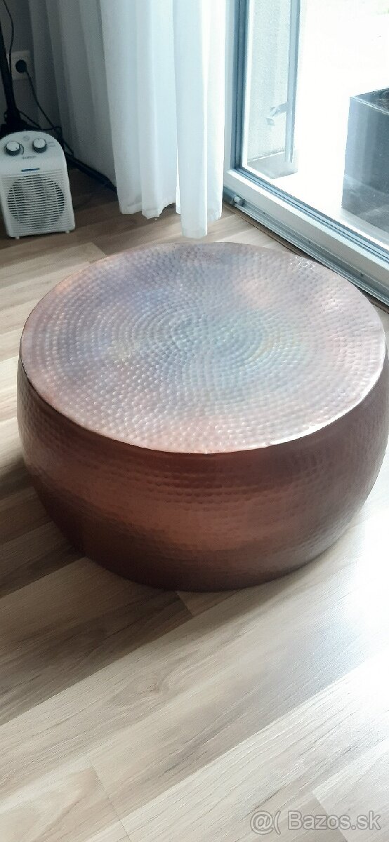 Predám krásny stolík.