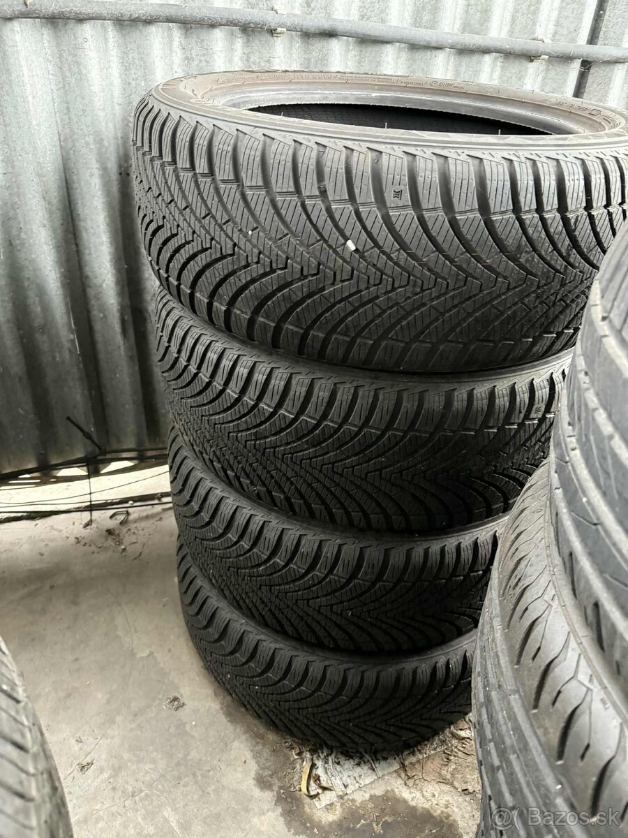 225/50 R18 celoročné pneu Kumho