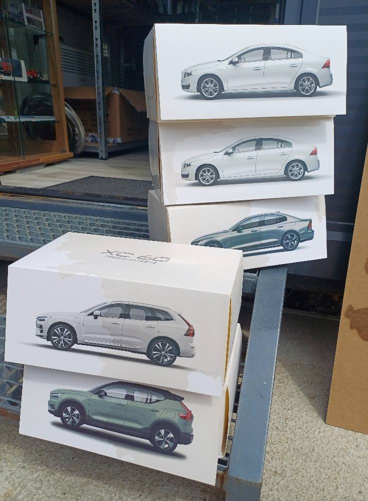 MODELY VOLVO v poškodených obaloch