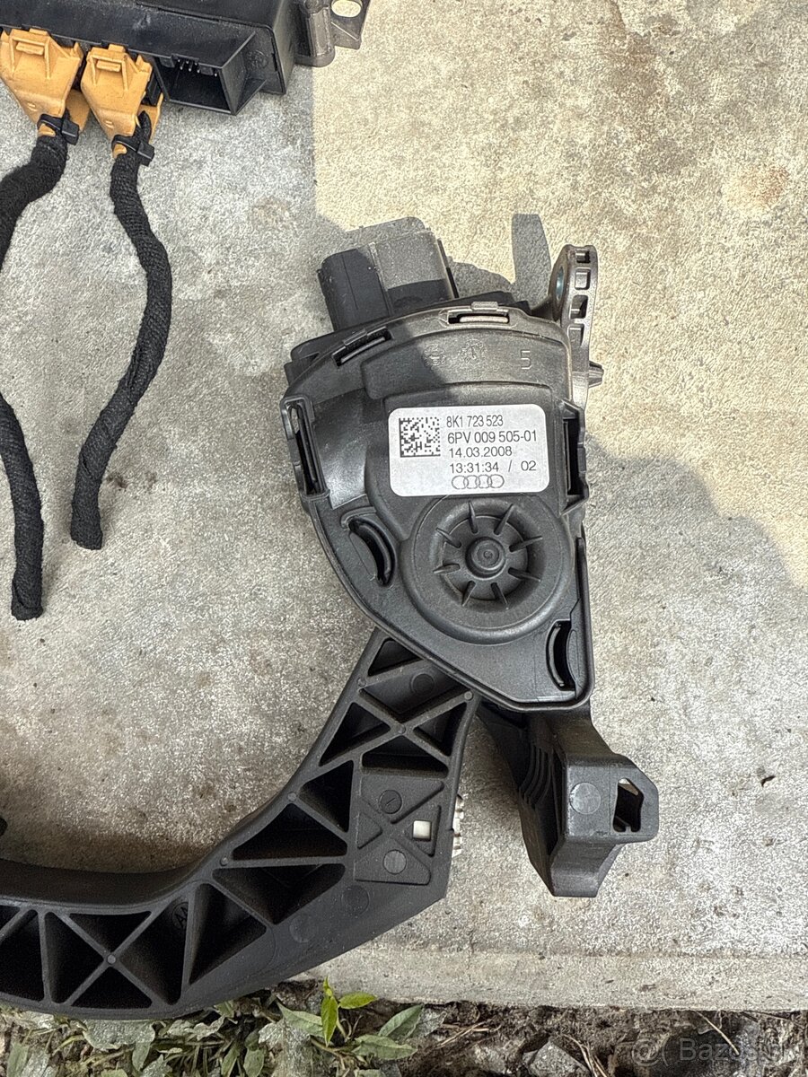 plynový pedál Audi 8k1723523