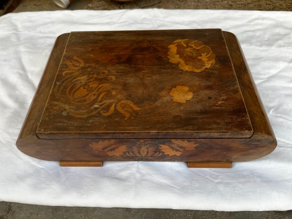 Starožitná šperkovnica