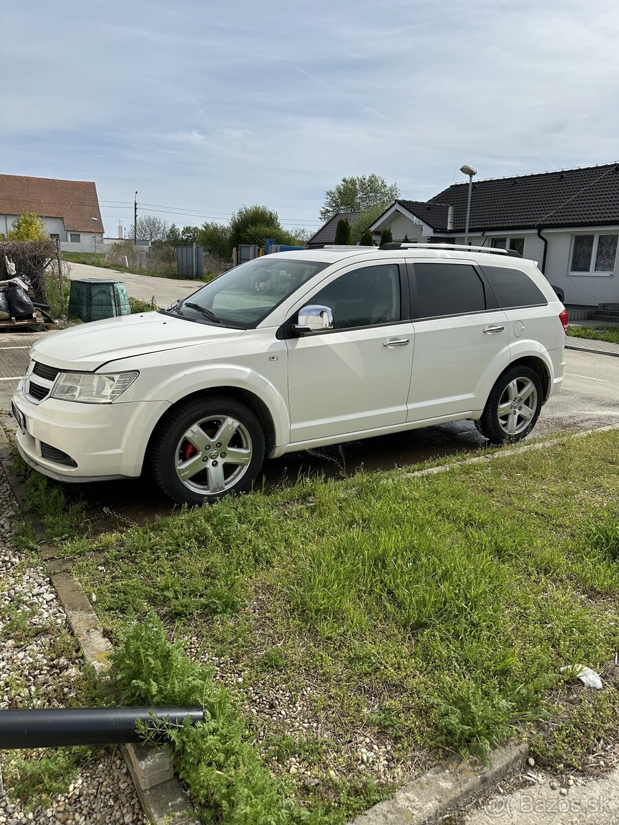 ROZPREDÁM DODGE JOURNEY 2,0 crdi 103kW