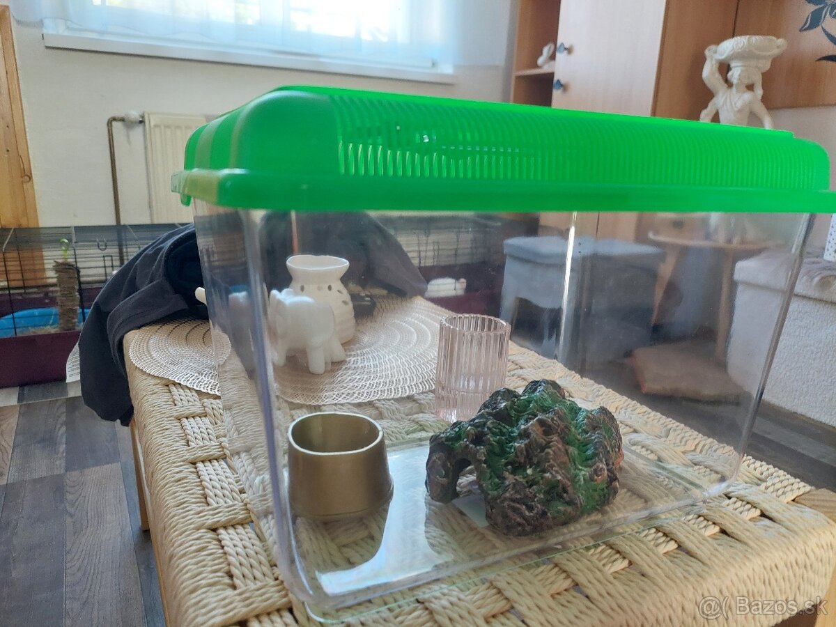 Predam terarium s doplnkami