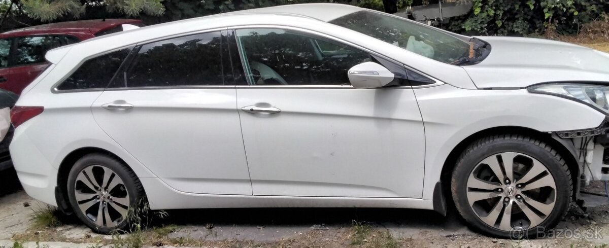 HYUNDAI i40 CW 1.7 CRDi 2015 predám DVERE, MOTOR D4FD, TRYSK