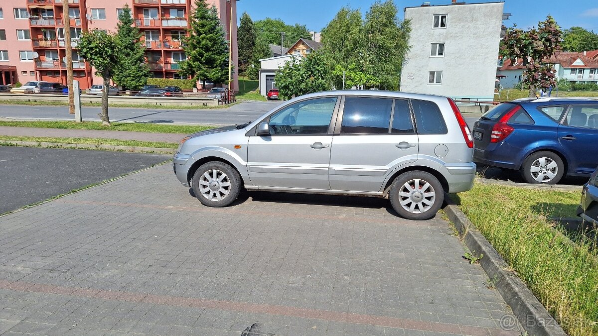 FORD FUSION 1,4 bezín