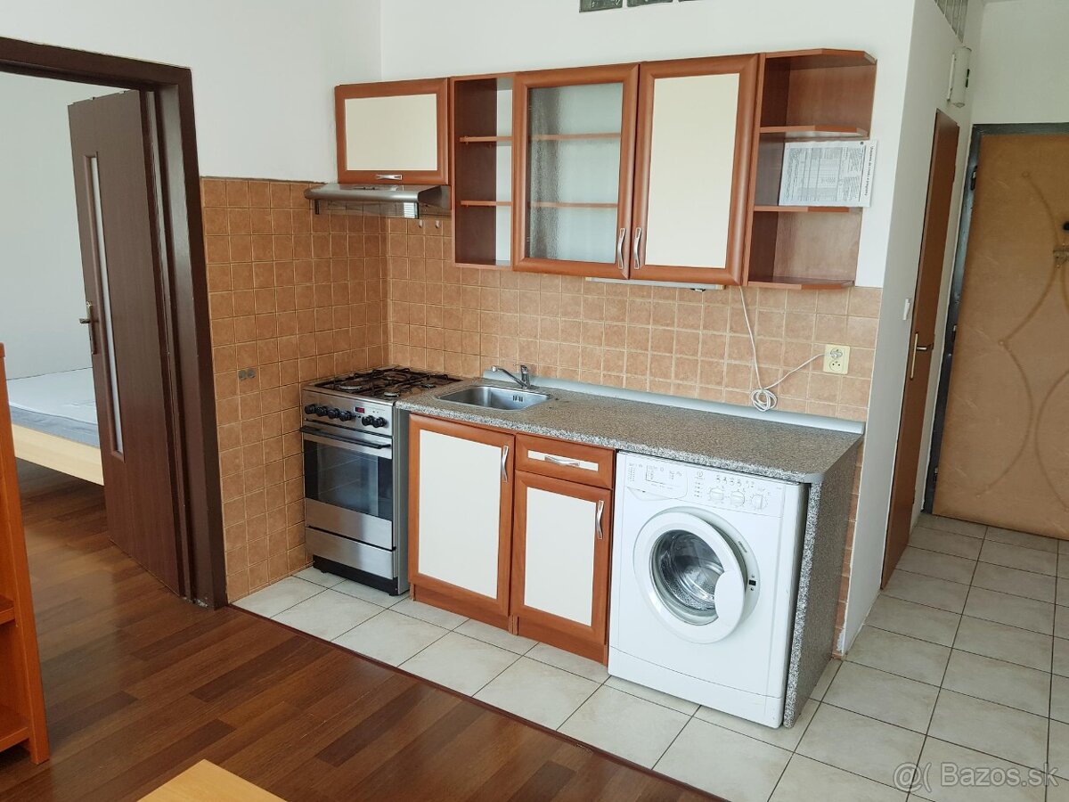 Prenájom 1 iz byt,zariadený,Žilina - Vlcince 3