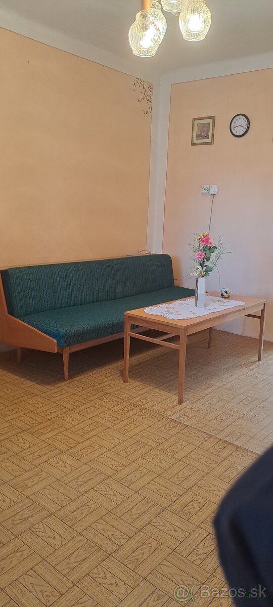 Lacno predám nábytok vhodný na chalupu