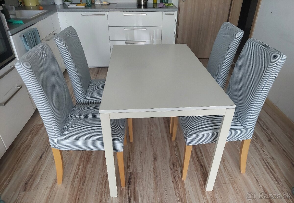 Jedálenský stôl a stoličky Ikea