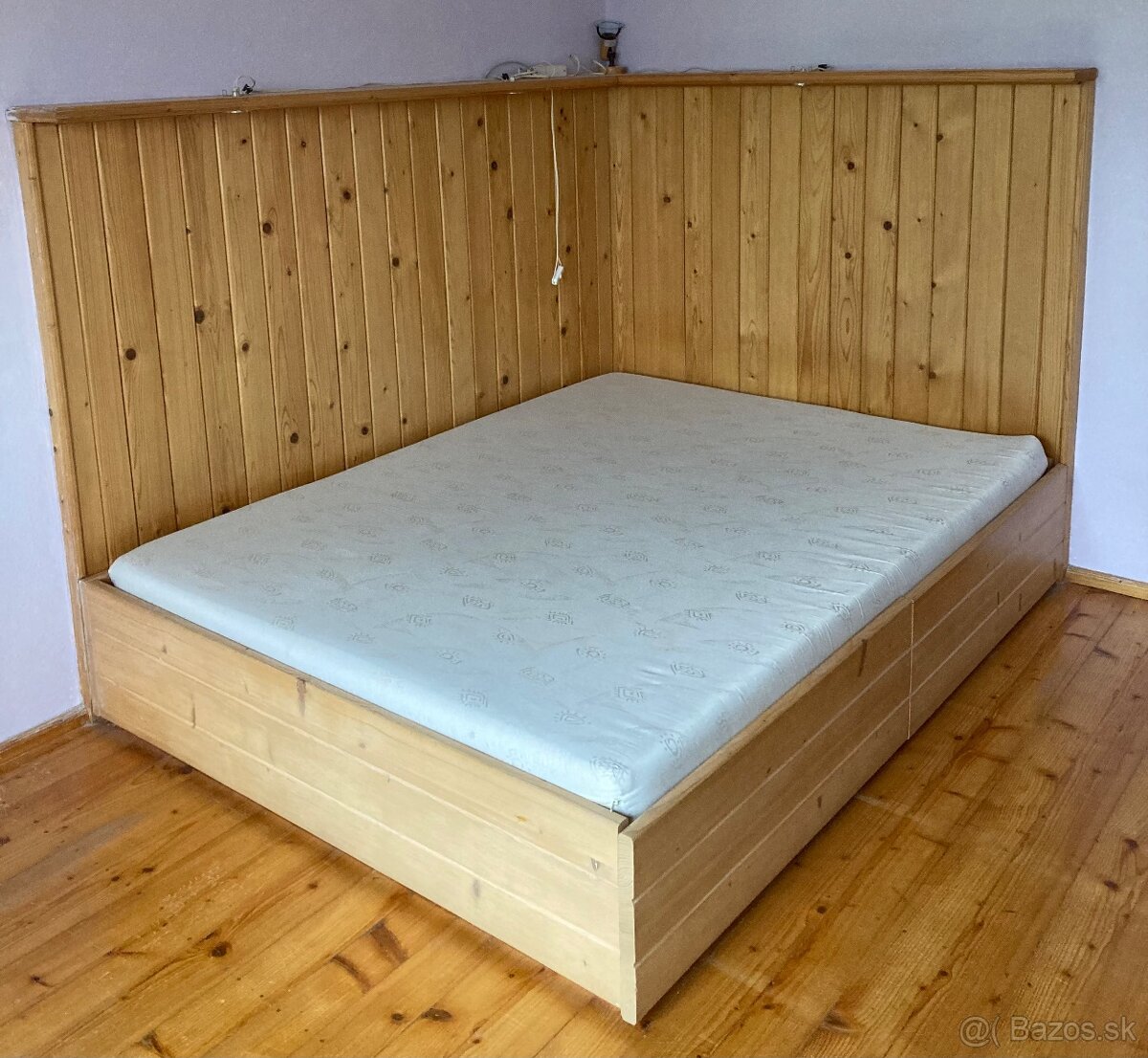 Predám dvojlôžkovú posteľ z masívu