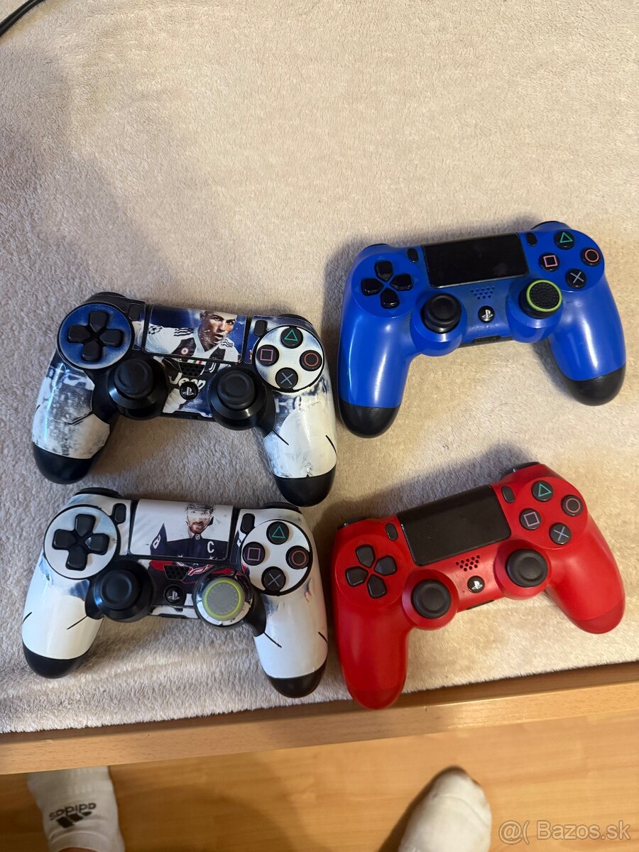 PS4 + hry + 4 ovladače