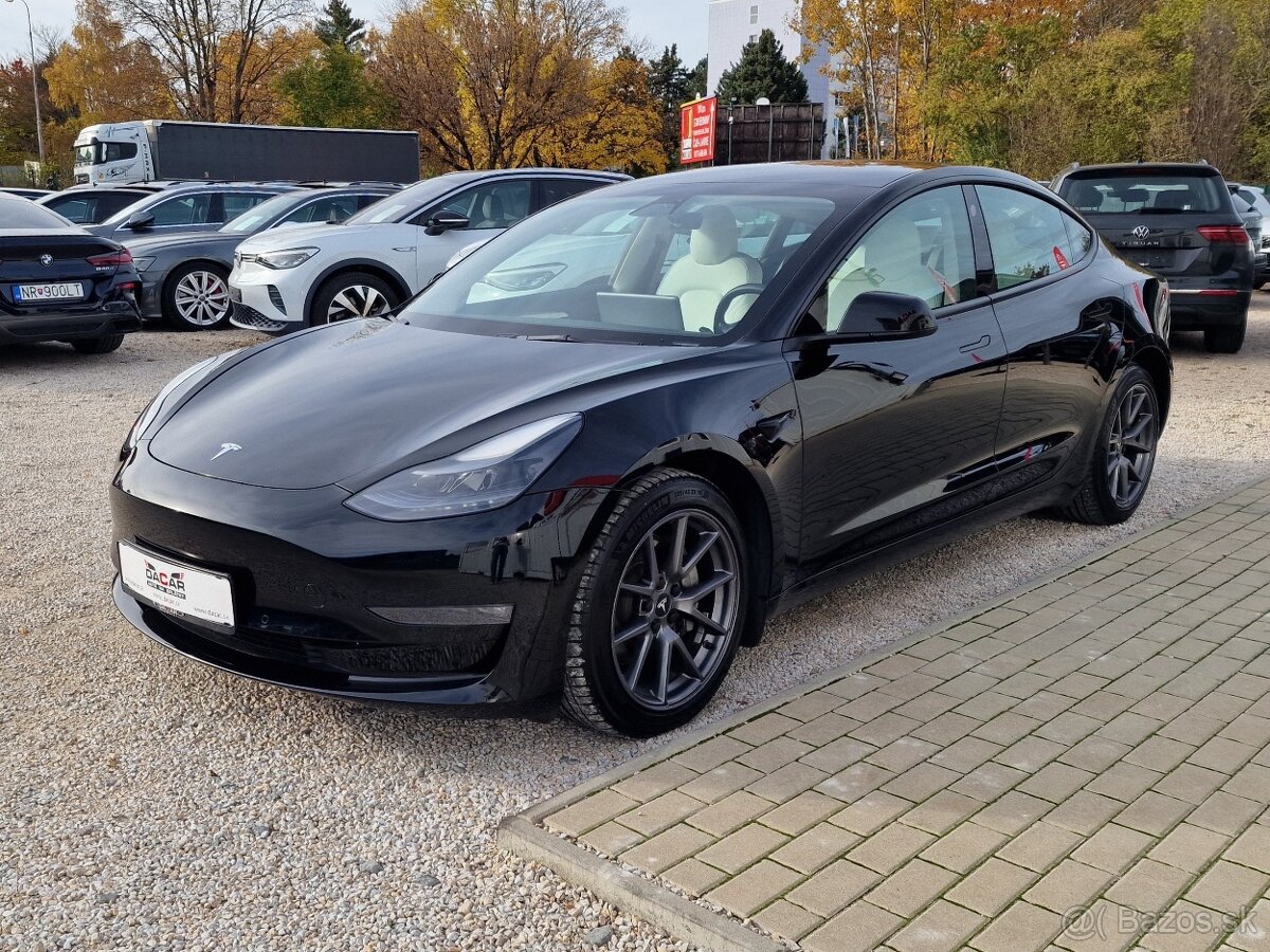 TESLA 3 LONG RANGE DUAL MOTOR AWD / REZERVOVANÉ