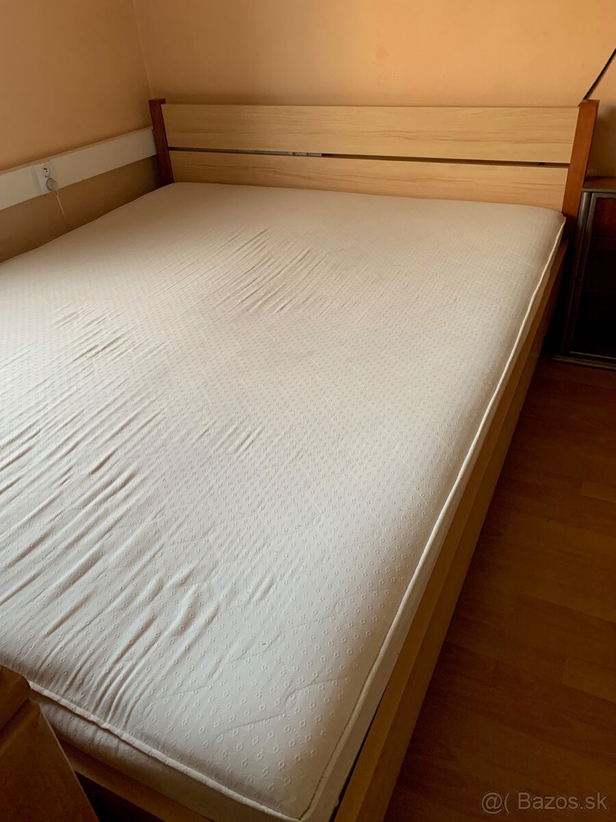 Posteľ 160x200, manželská postel