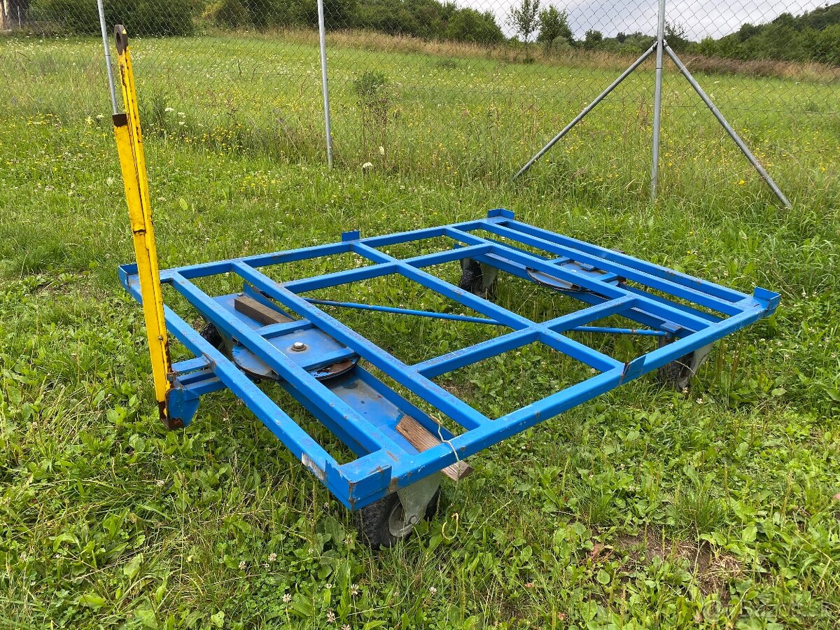 Priemyselný vozík / Vlečka