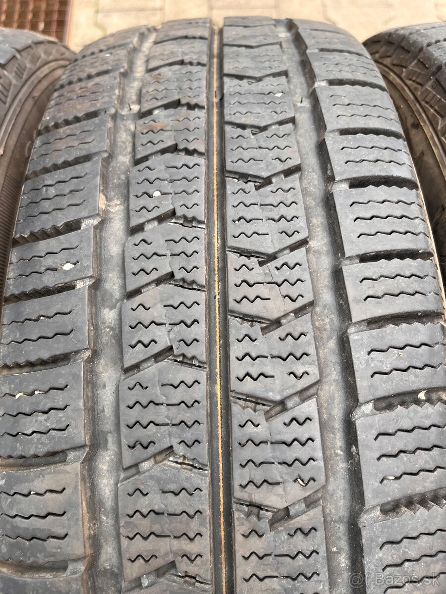 215/70R16C Nexen zimne