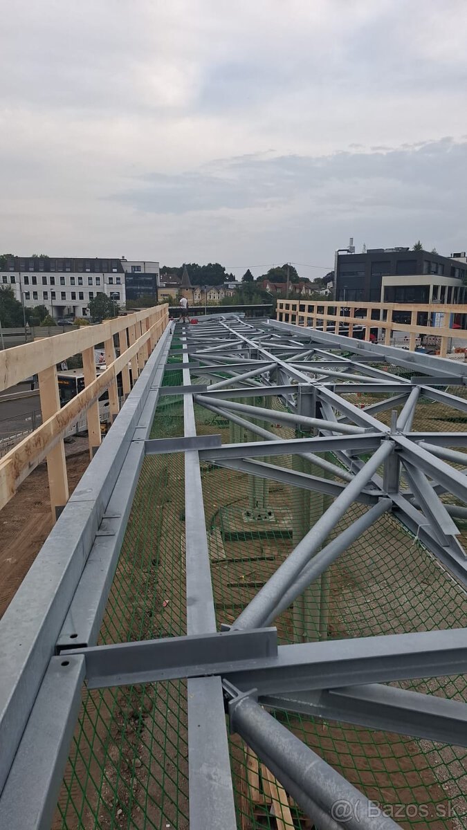 HLADAME SKUSENYCH MONTEROV