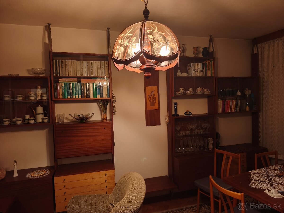 Retro aj so štýlom a stoličkami