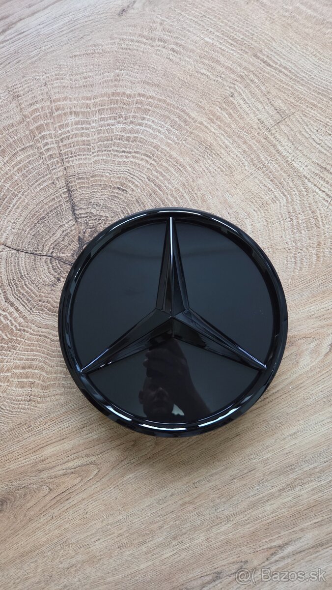 Predam predny znak na mercedes