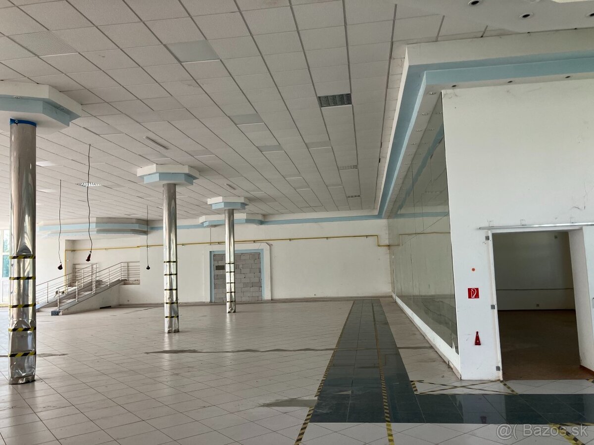 Na prenájom komerčné priestory 1300 m2 Hurbano