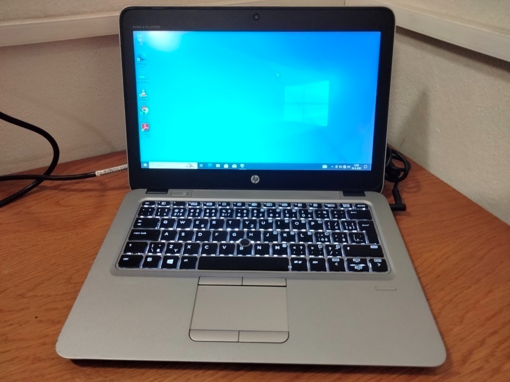 predám notebook HP ELITEBOOK 725 G4 ,WINDOWS 10,bez baterky