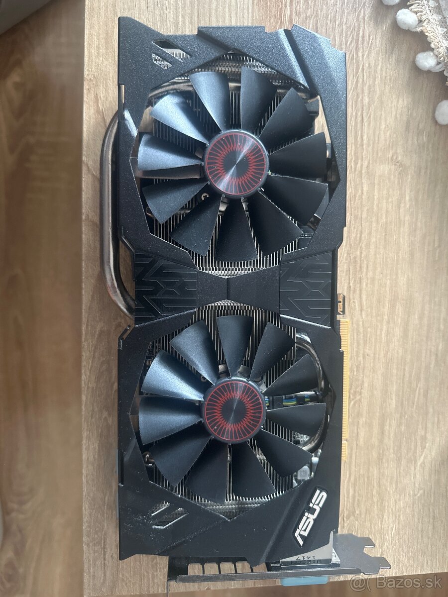 ASUS STRIX GTX 970 DirectCU II OC (4GB GDDR5).