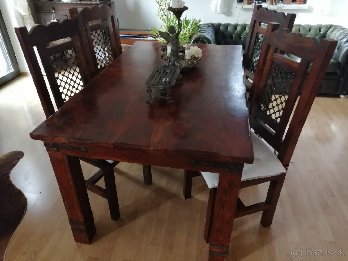 Masivny jedalensky stol Casamia agat