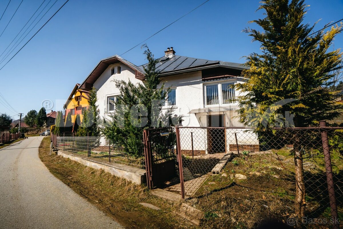 REZERVOVANÝ: Rodinný dom na rekonštrukciu, 147 m2, Beňuš, ok