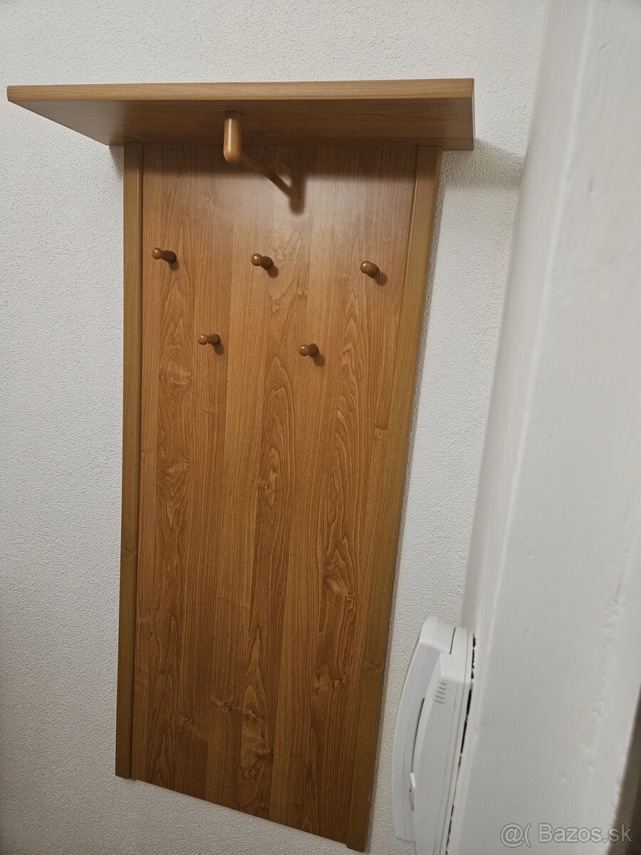 Vešiakový panel