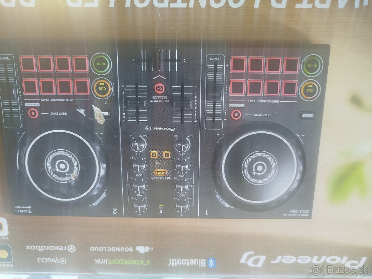 DJ konzola