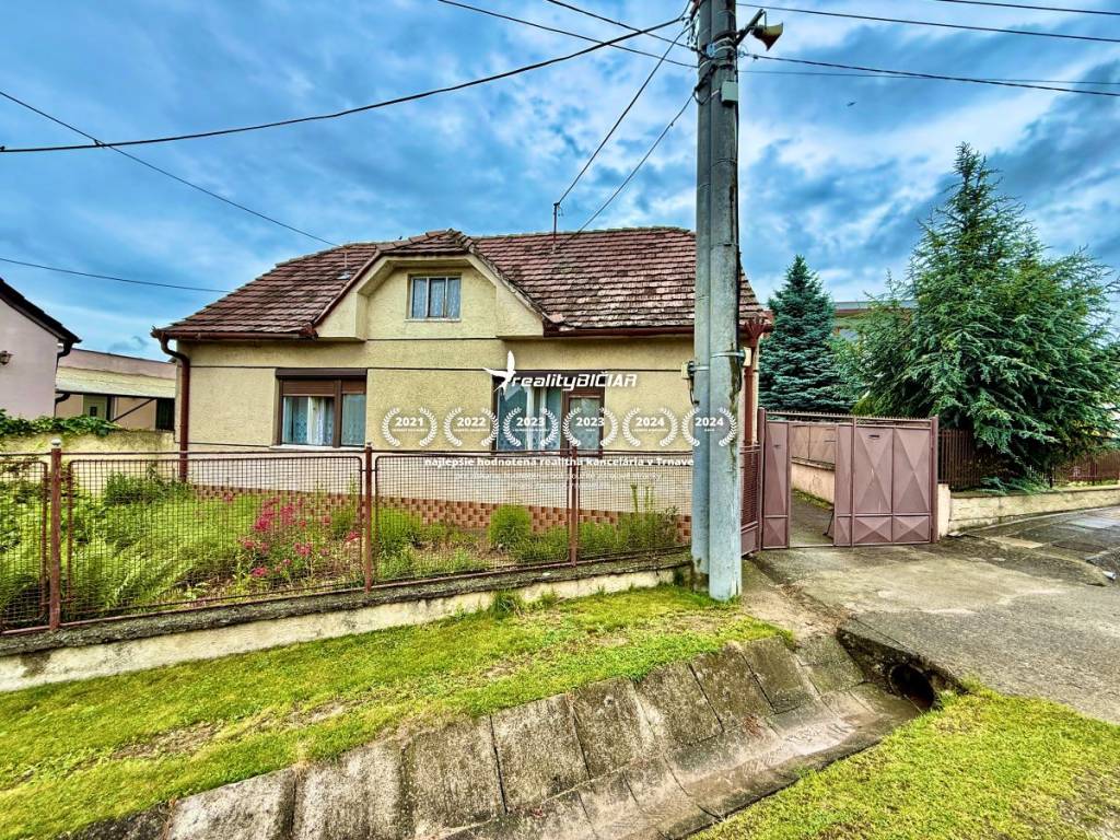 Rodinný dom na veľkom pozemku 1 515 m² – ideálny na novostav