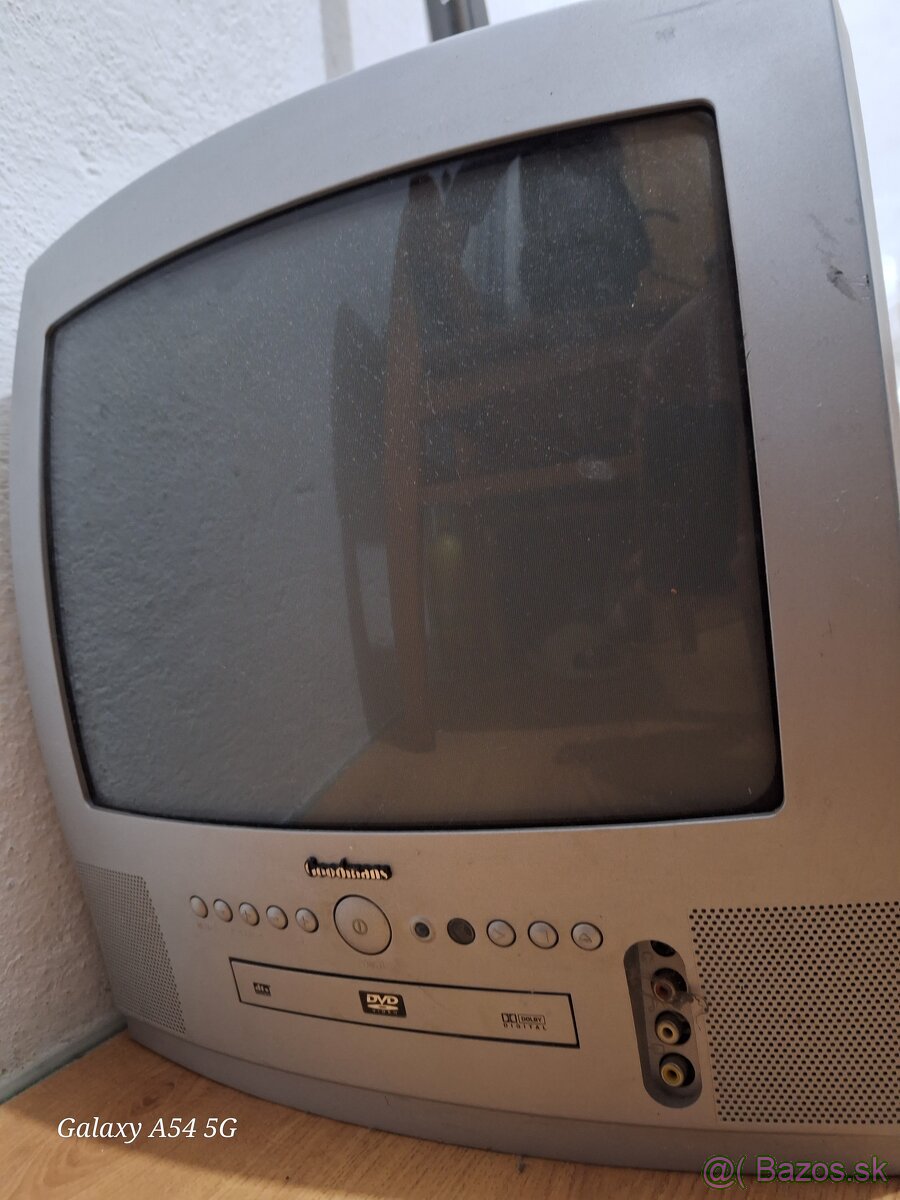 Predám televízor s DVD prehravacom