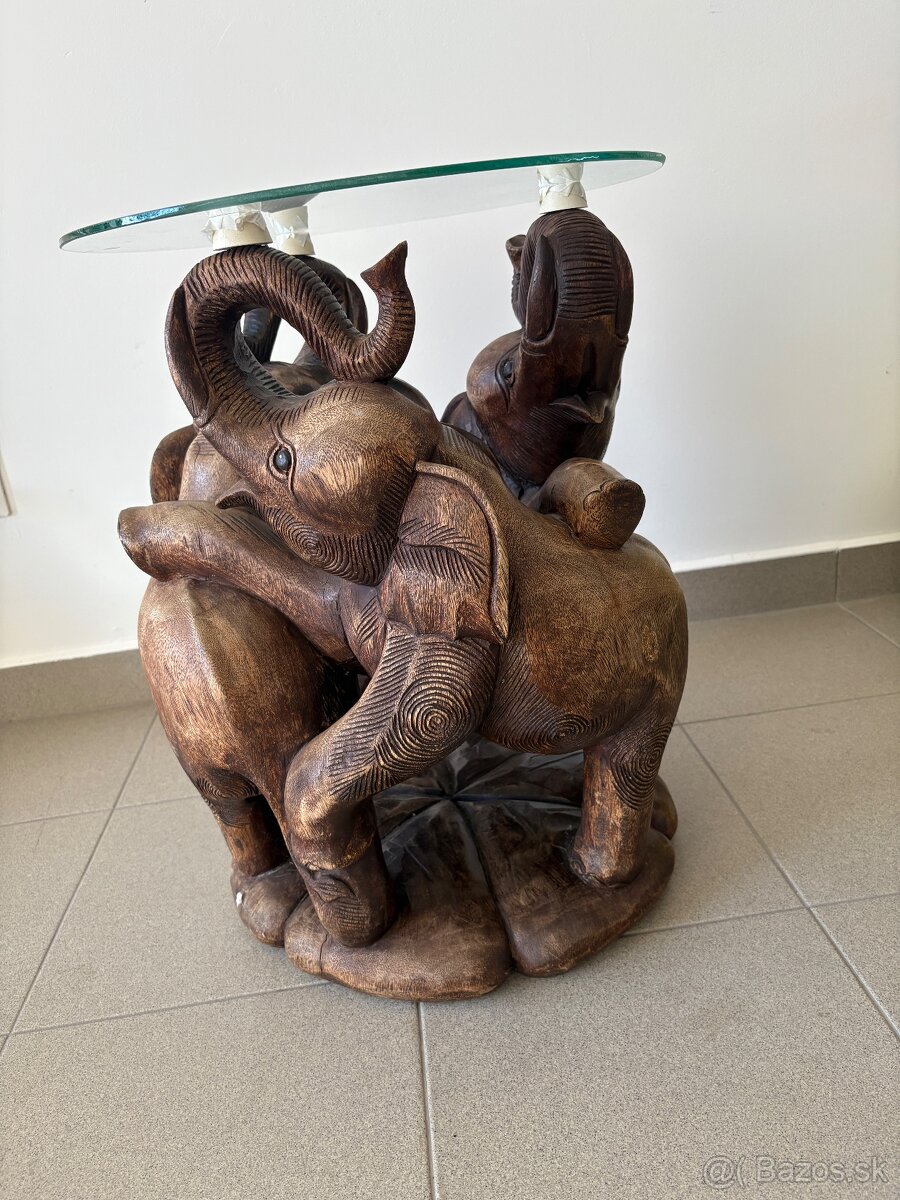 Konferenčný stolík z masívu