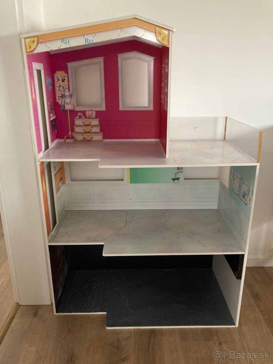 Rainbow High domček kolej