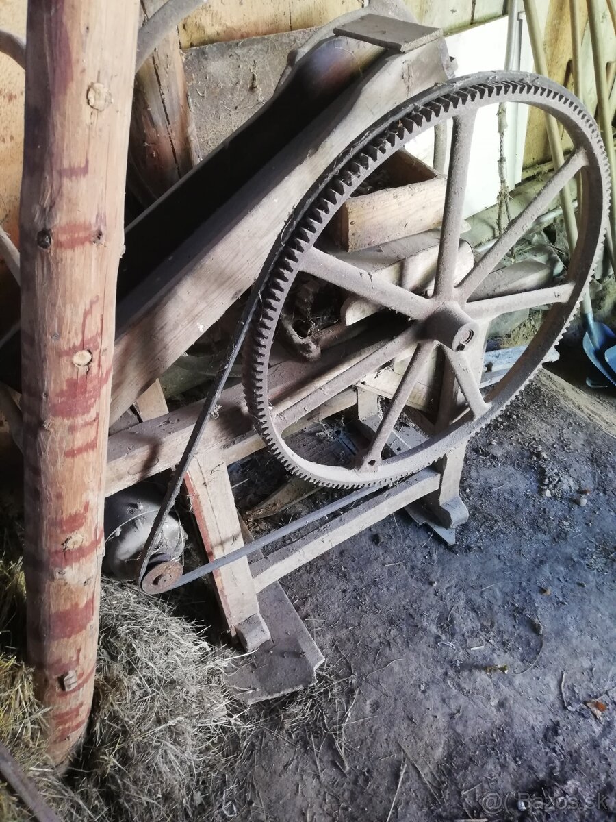 Rezačka na seno, trávu, sečkareň