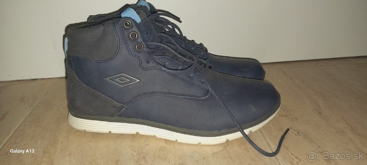 Chlapčenské topanky Umbro, veľkosť 37 ,5